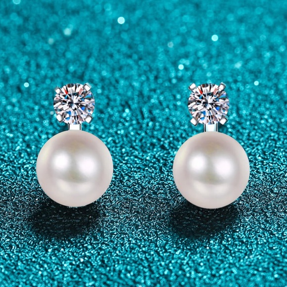 https://dar-go.com/products/moissanite-bow-detail-pearl-drop-earrings - Picture 2 of 11